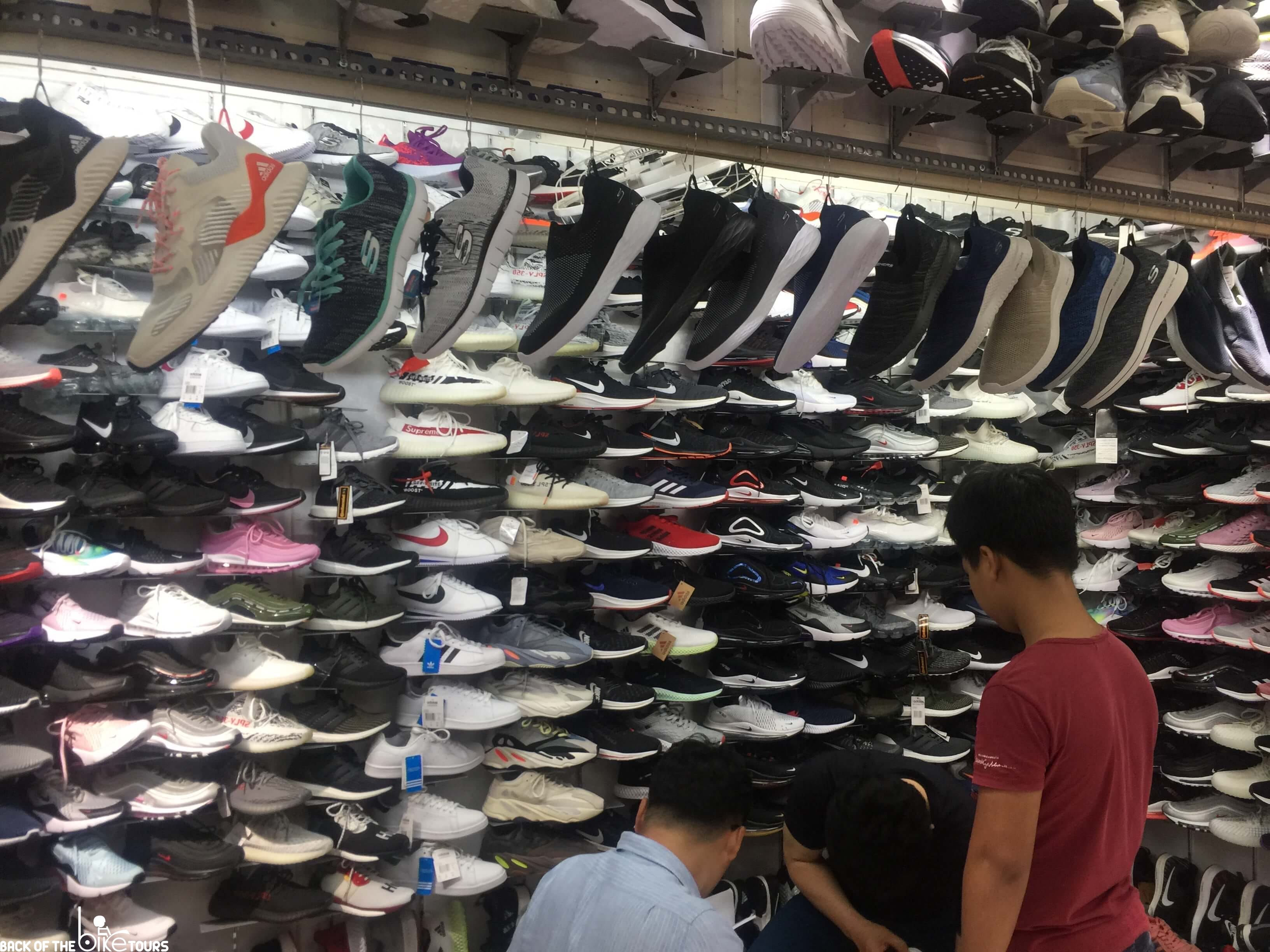 Cheap on sale sneaker stores